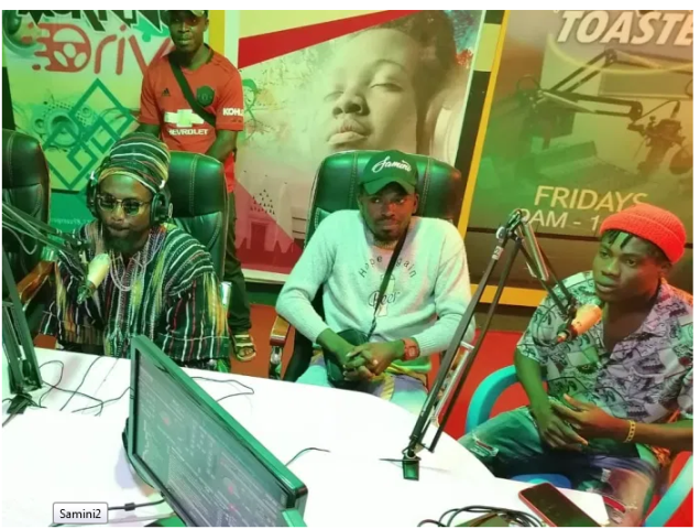 samini2 Samini with Best Gally and Bwoywan in the Studios of Radio Progress